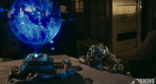 district9_pic_03.jpg