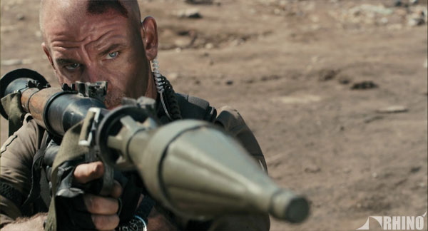district9_pic_04.jpg