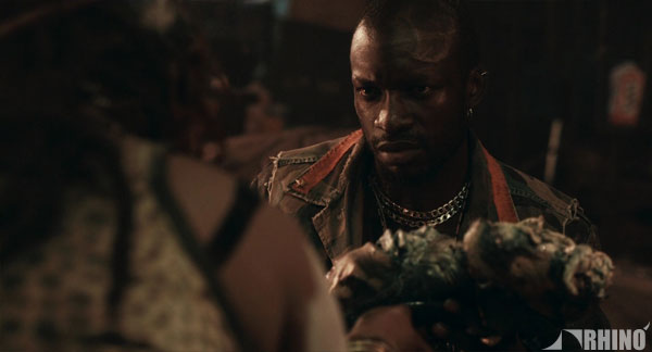district9_pic_02.jpg