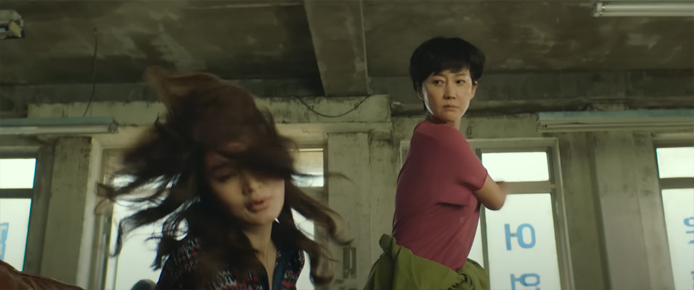 밀수 smugglers 엄진숙 조춘자 갈등